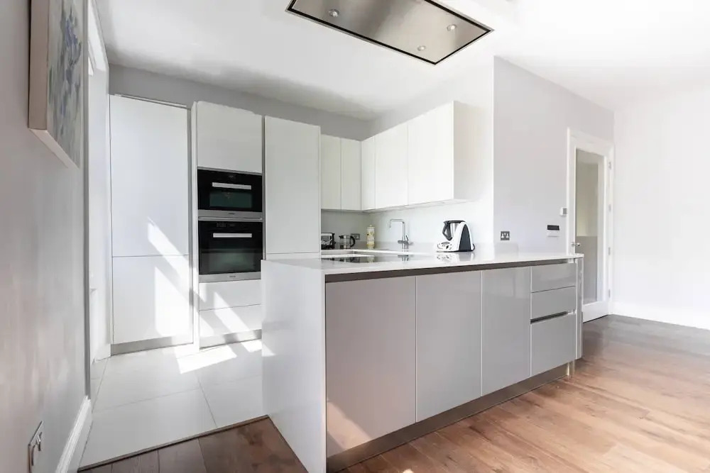 Bassett Road XII by Onefinestay