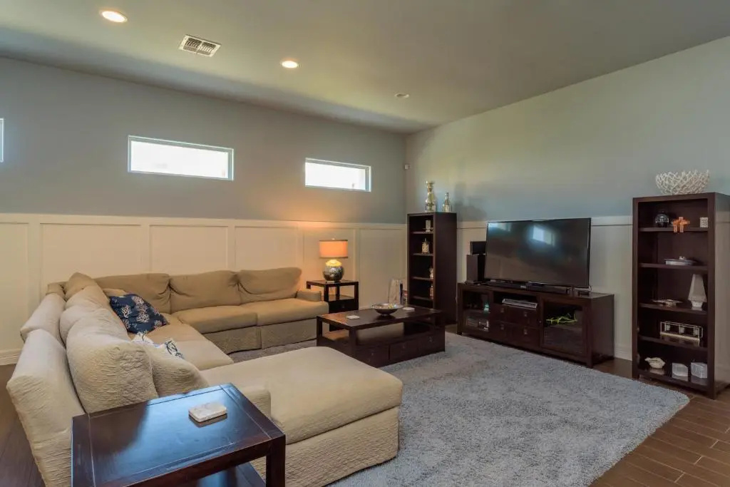 Capricorn - 3 Bedrooms Condo with Private Pool, easy walk to the beach Sleeps 6