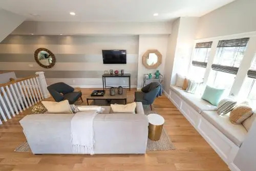 The Newport Lofts - 595 Thames Street