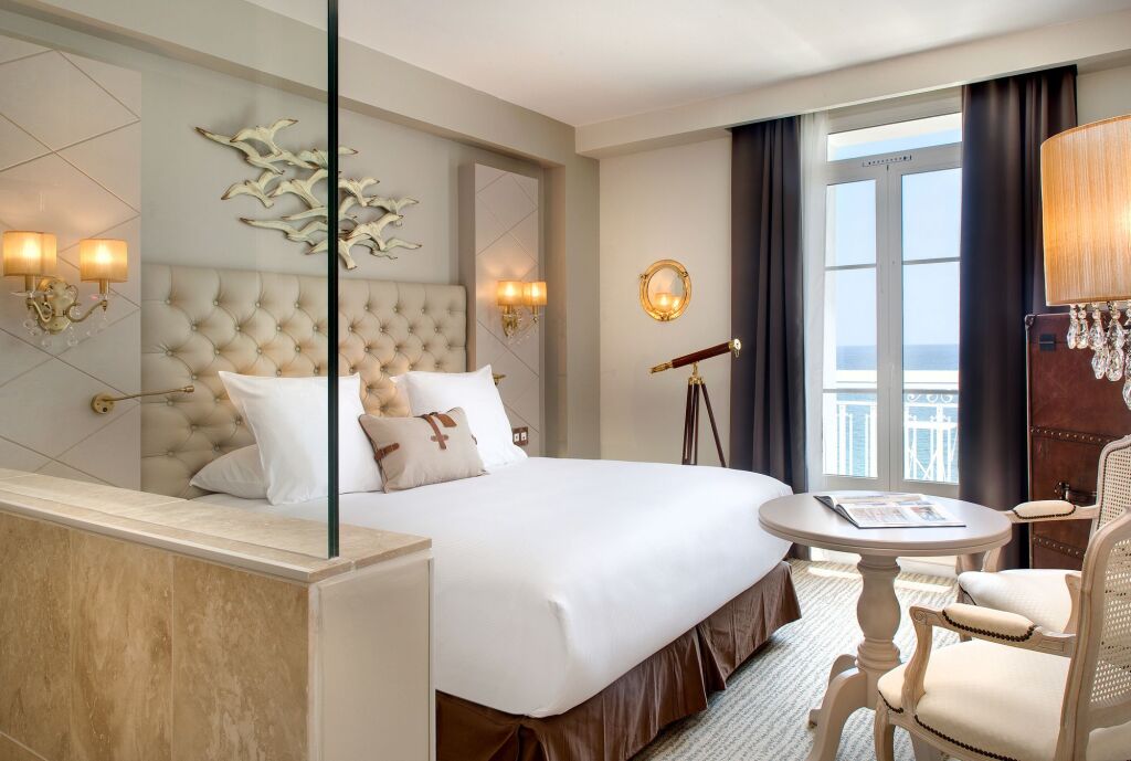 Grand Hotel Des Sablettes Plage, Curio Collection By Hilton