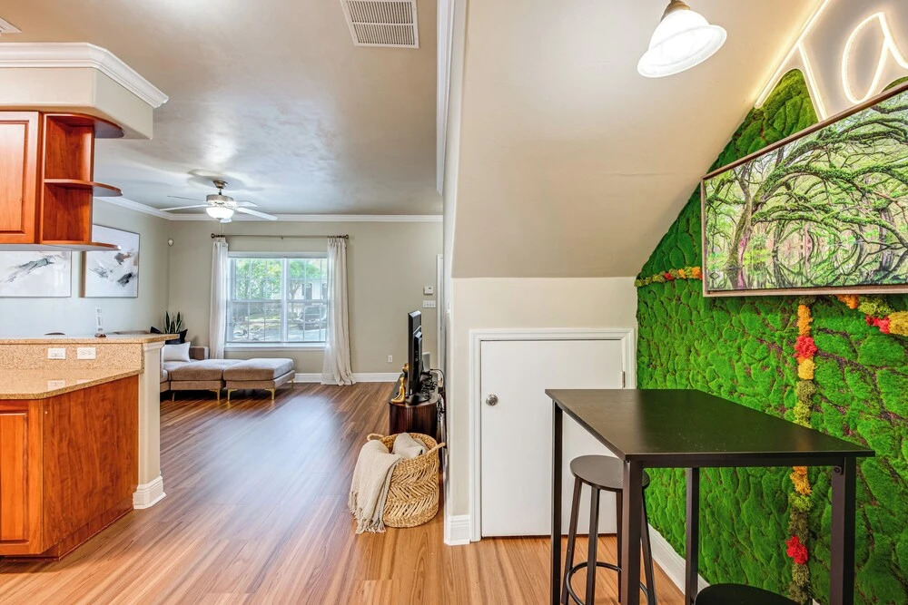 3 Mi to Fsu! Pet-friendly Townhome w/ Pool Access