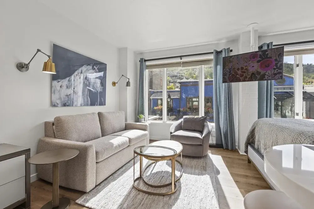 Galleria 307-studio 1 Bedroom Home by RedAwning