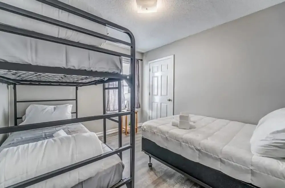 Cedar Ave Escape