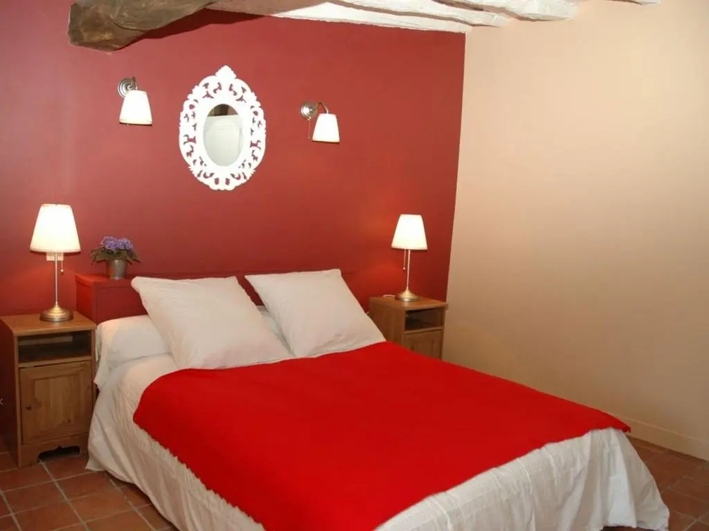 Gîte authentique à Brizay avec jardin privé et piscine - FR-1-381-238