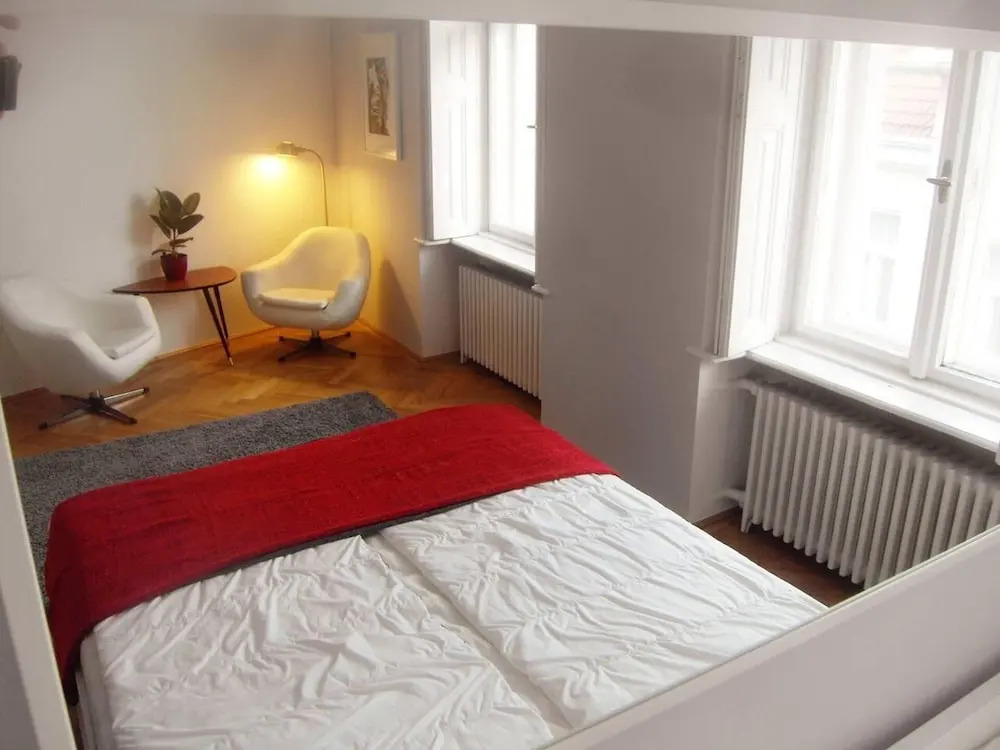 1 Bedroom Apartment Sleeps 2 -balcony -lift Access
