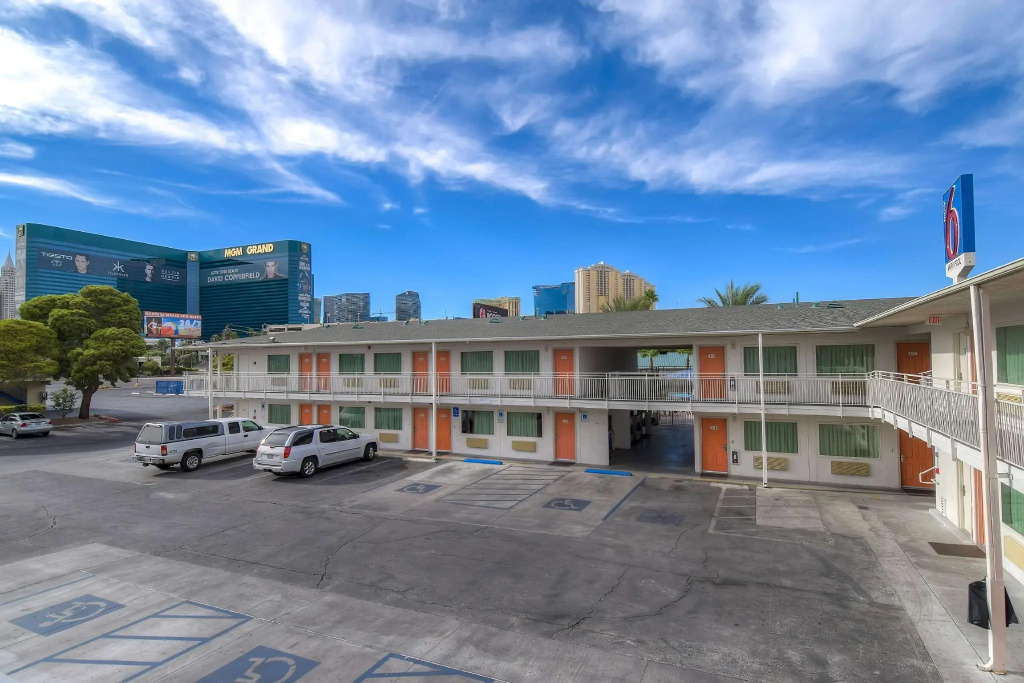 Studio 6 Suites Las Vegas, NV - Tropicana