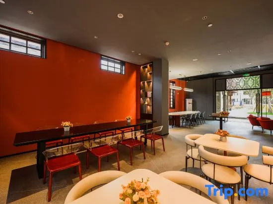 Yixi Hotel