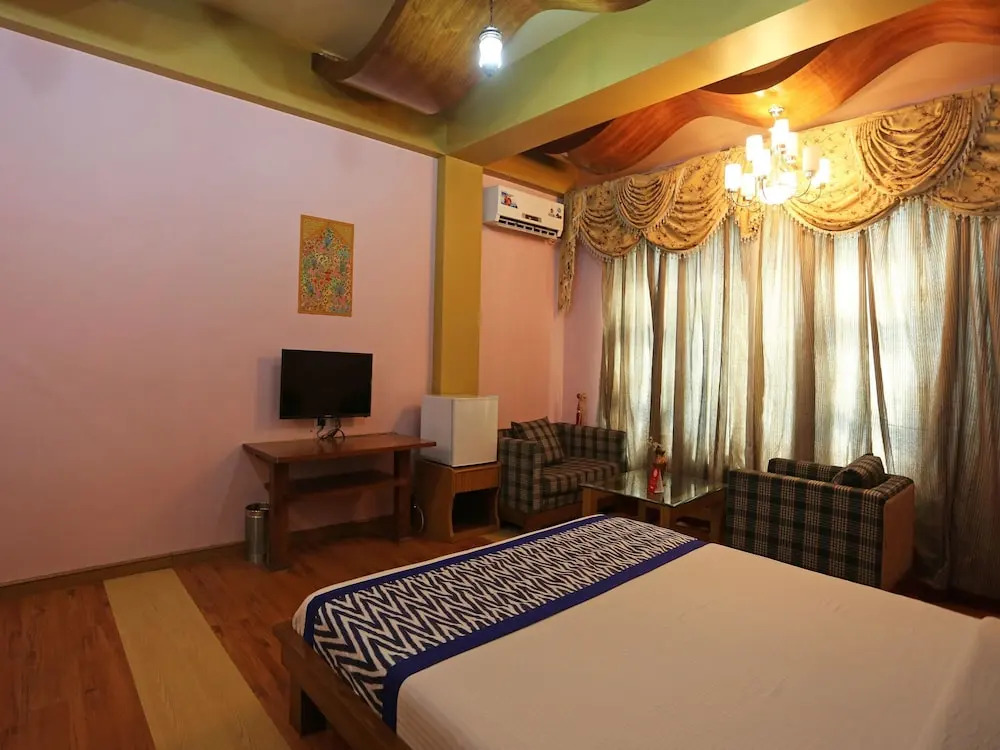 OYO 6409 Hotel Silver Star