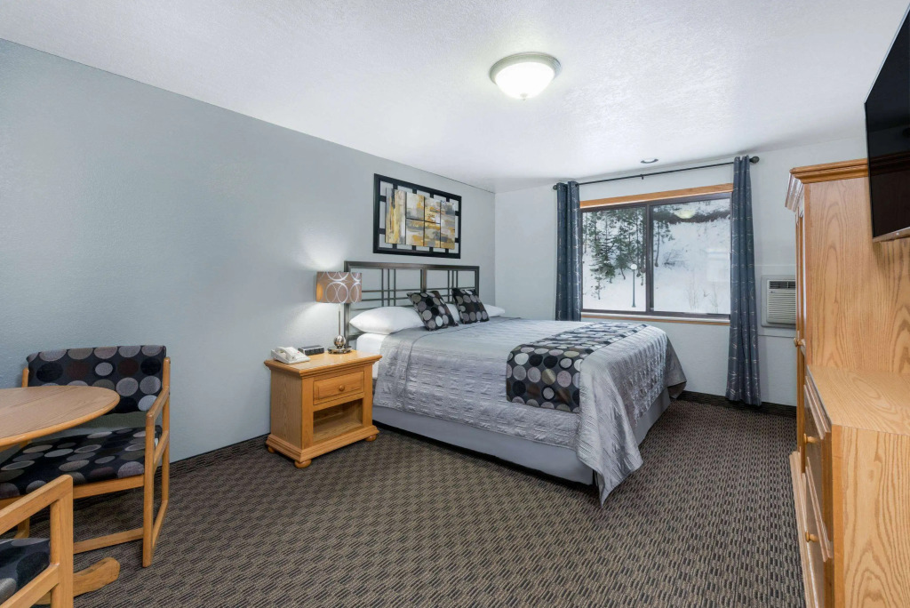 Super 8 by Wyndham Deadwood Black Hills Area