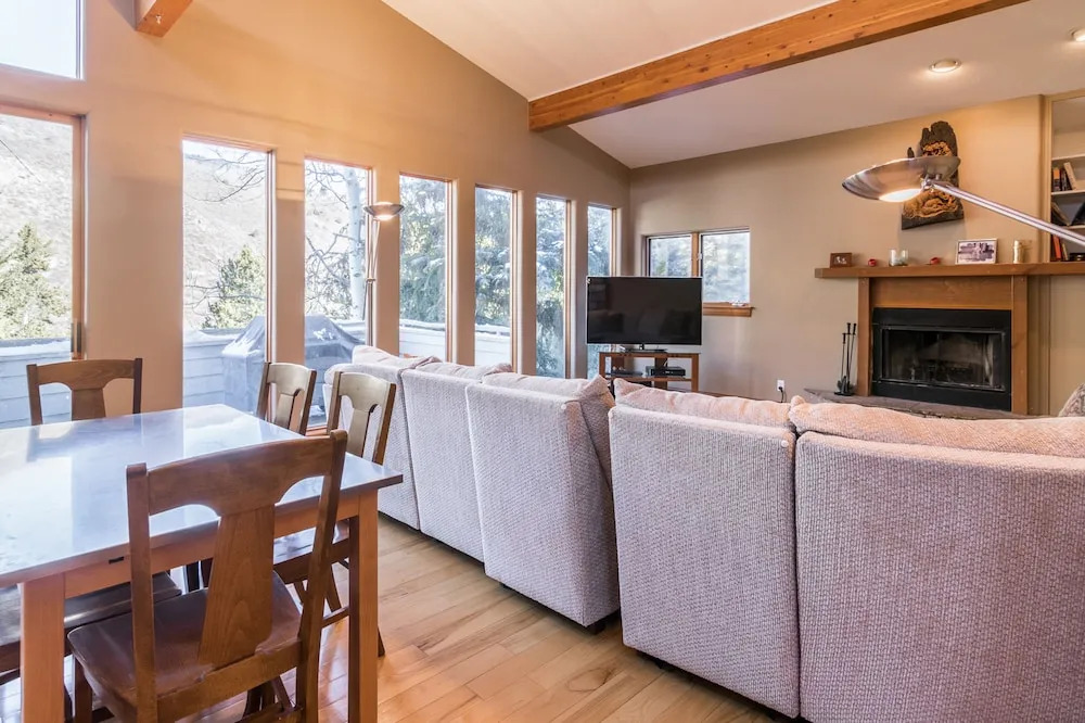 Roomy Vail House in Inter mountain by RedAwning