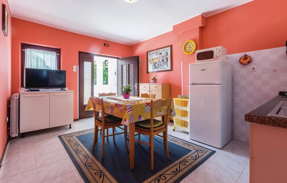 Awesome Home in Savudrija With Wifi and 2 Bedrooms