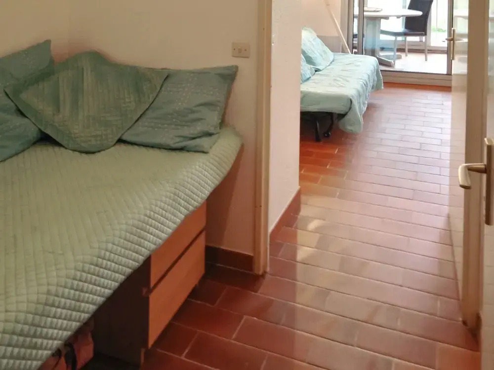 Studio in Vence, With Wonderful Mountain View, Pool Access and Wifi - 14 km From the Beach