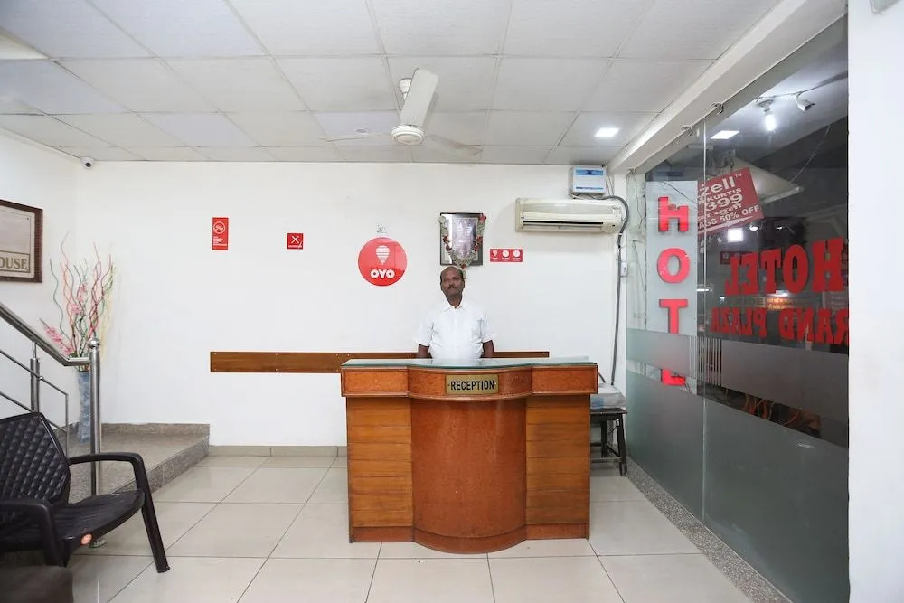 OYO Flagship 9554 Hotel Grand Plaza