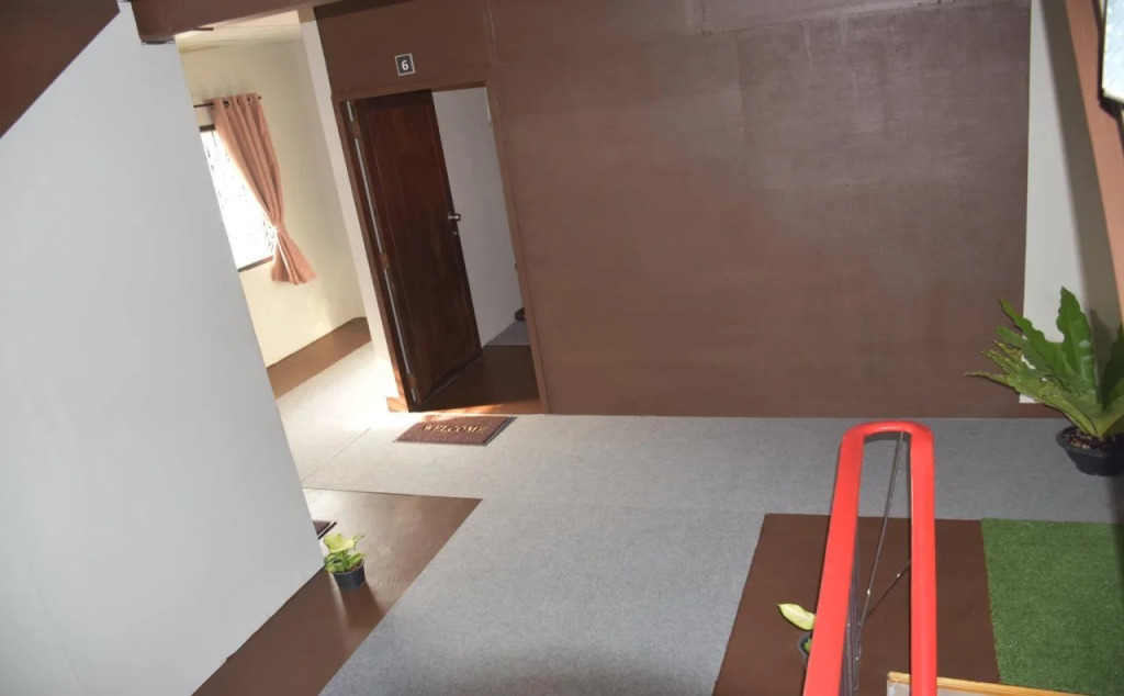 Empo Hostel at 30 Onnut