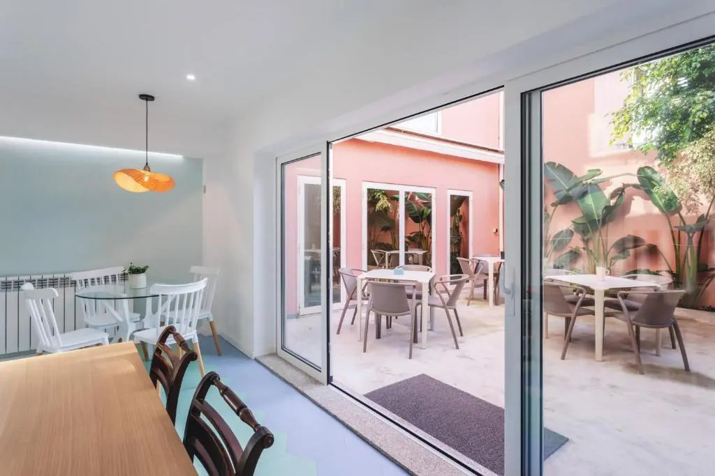 BeSmart Suites with Private WC by Home Sweet Home Aveiro