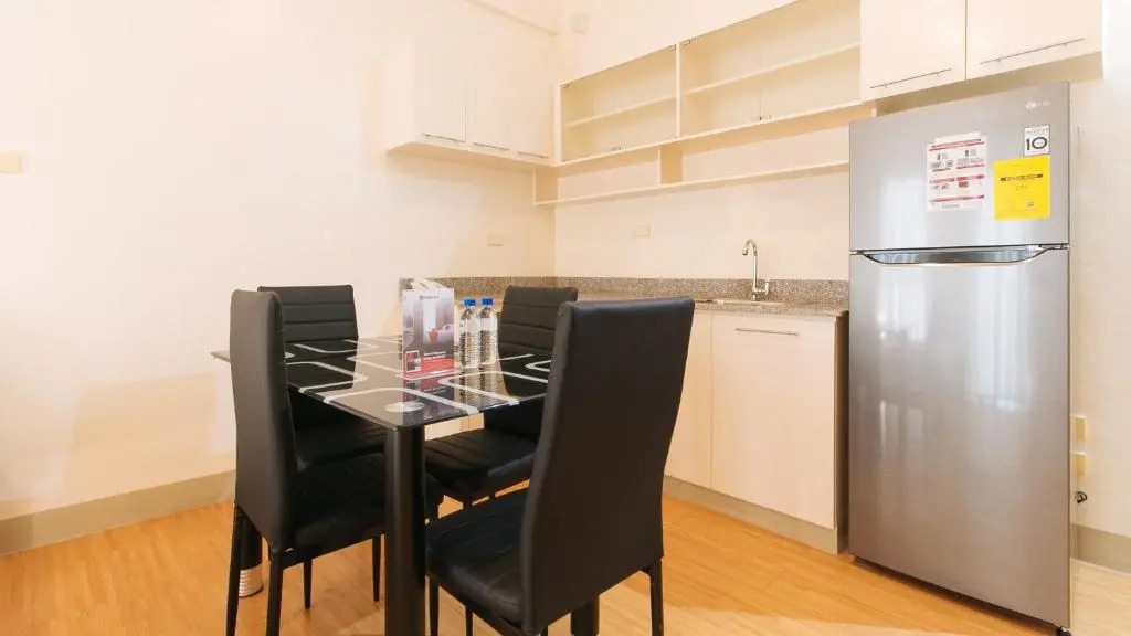 RedDoorz Plus @ IMU1 Suites Paranaque