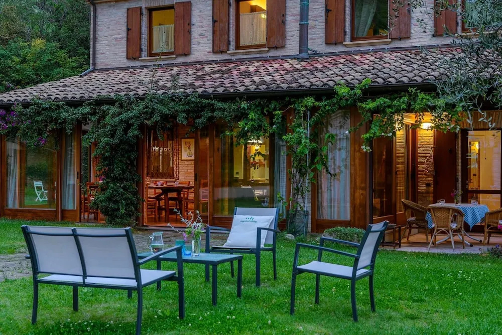 Villa Emilianna 12 2 by Marche Holiday Villas