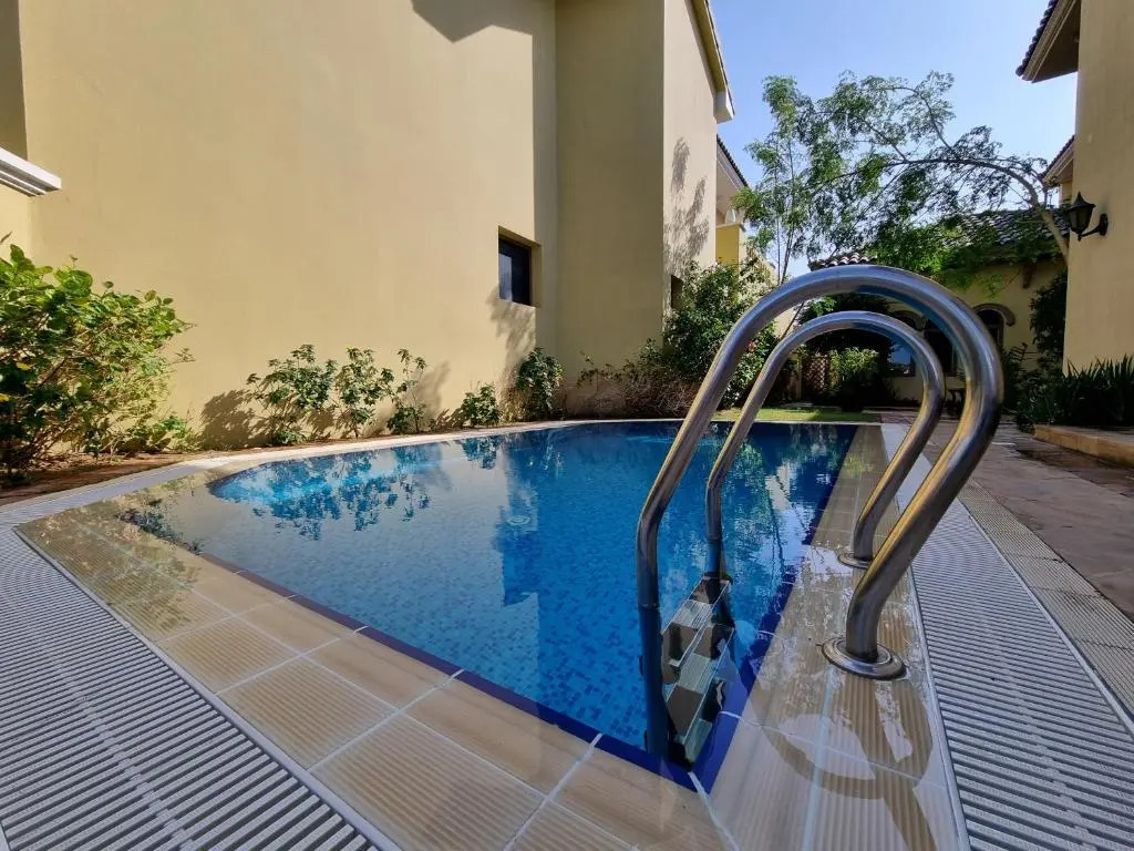 Palm Jumeirah Stunning 4BHK Villa