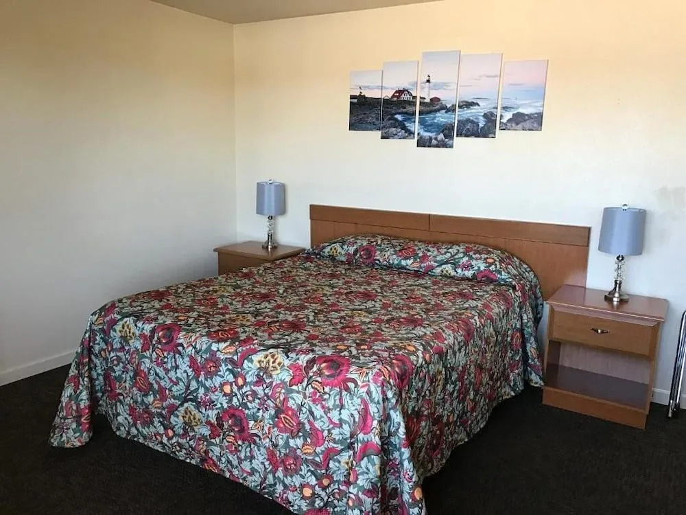 Aircrest Motel