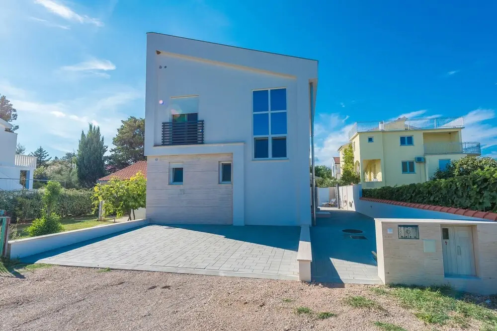 Villa Ema with heated saltwater pool, sauna and private gym - by TA Leut Agency