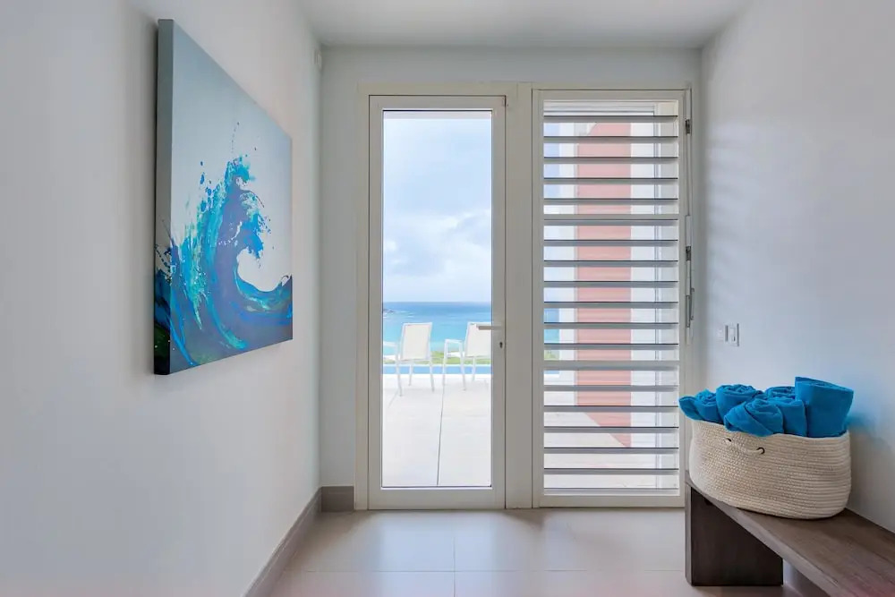 Modern Ocean View Villa, Huge Lap Pool, AC, Free Wifi, Sat TV, Beach Access