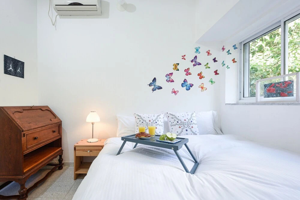 Tranquil Garden Retreat by Sea N Rent