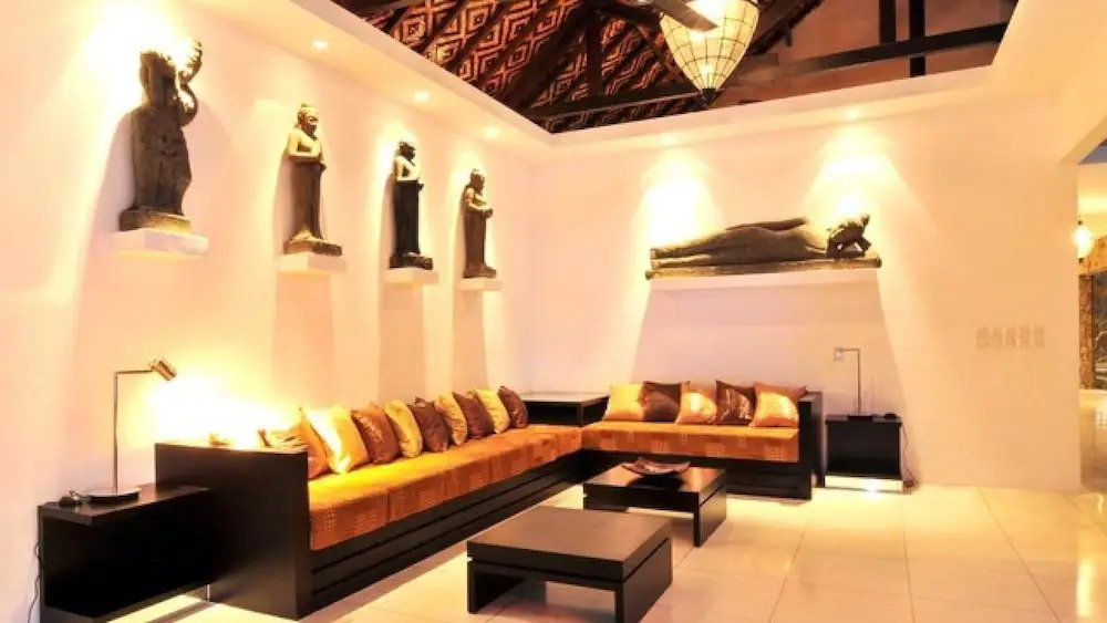 Modern Family Villa
