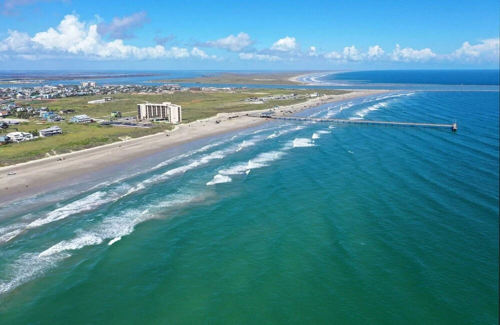 Family-friendly Beach Home Bbq, Patio & Fire Pit & Mins to Beach Bottoms Up by Avantstay
