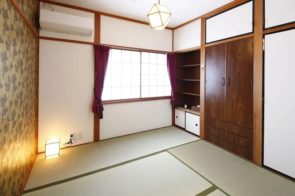 Kanazawa Higashiyama Chaco