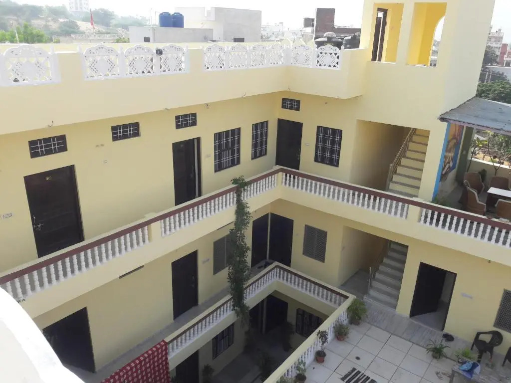 Keshav Palace