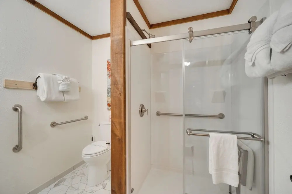 Central Sevierville Cabin w/ Hot Tub & Views!