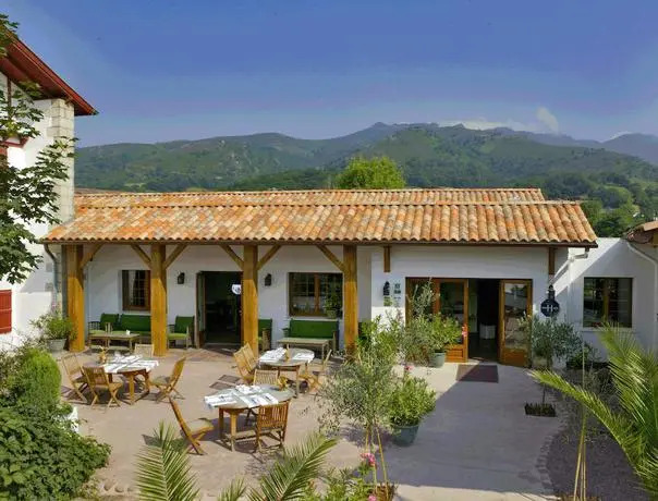 Logis Hôtel Mendi Alde