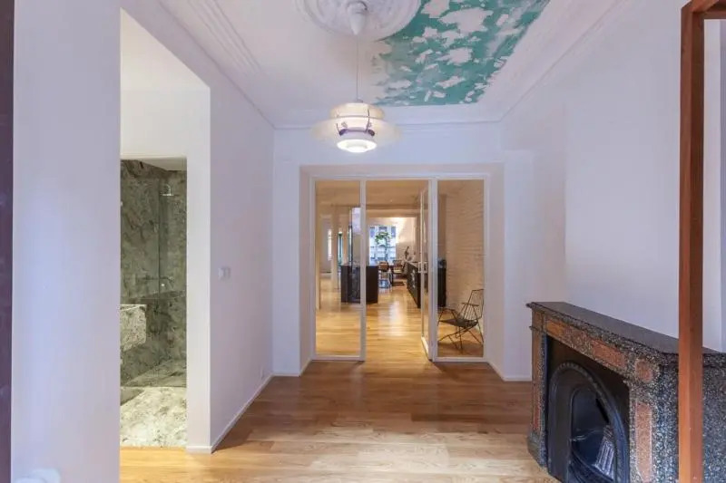 Beautiful new apartment in town centre