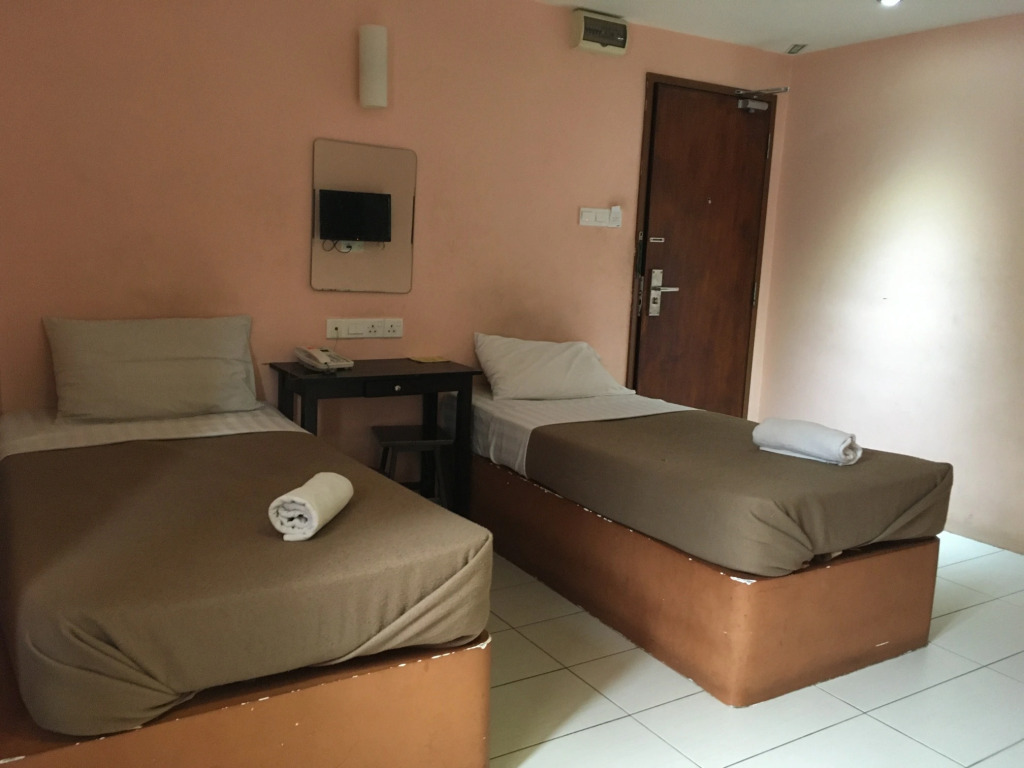 Red Apple Hotel