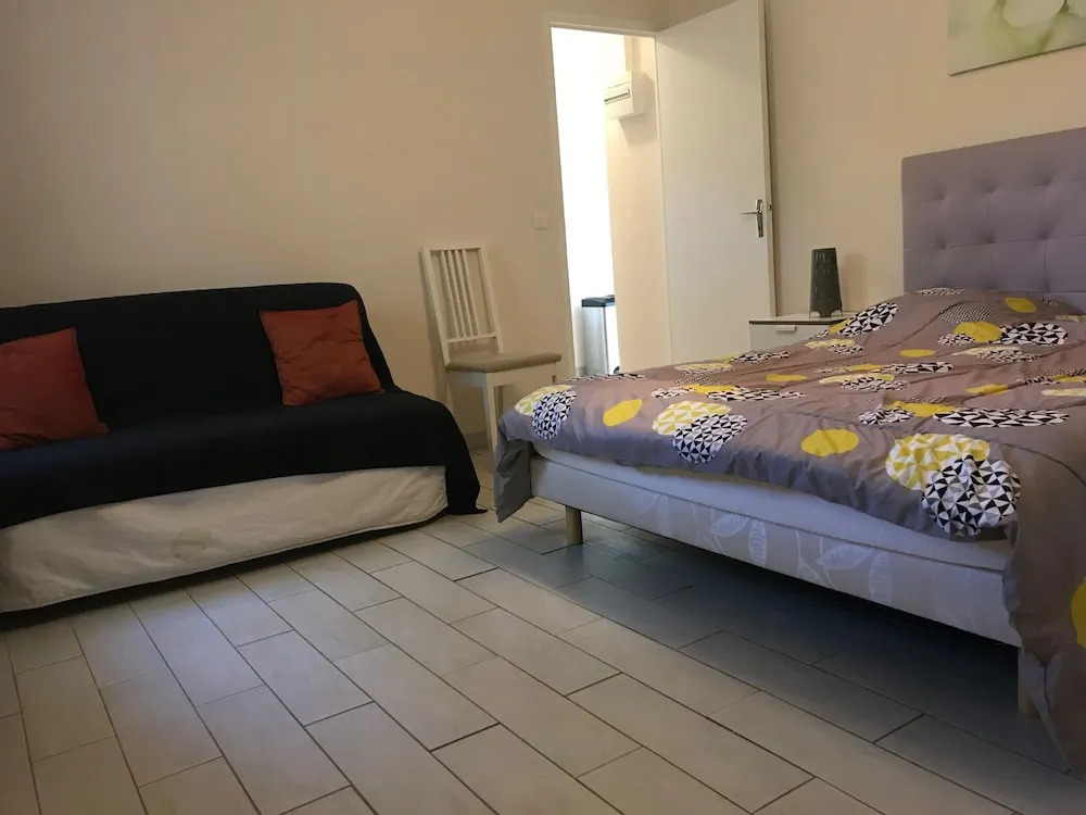 Rez de Villa Pébrier