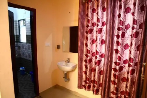 Avinashi Suites