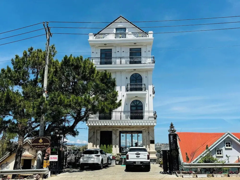 Lotus Hotel Đà Lạt
