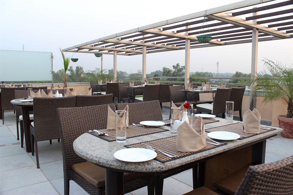 Tavisha Hotel