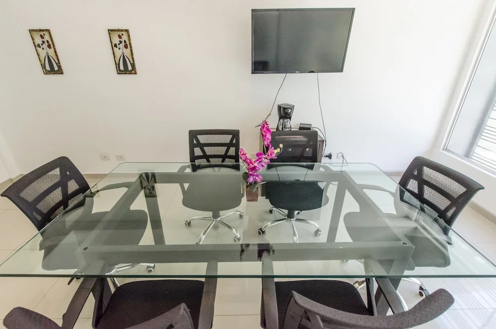 Shopping del Sol Apartment