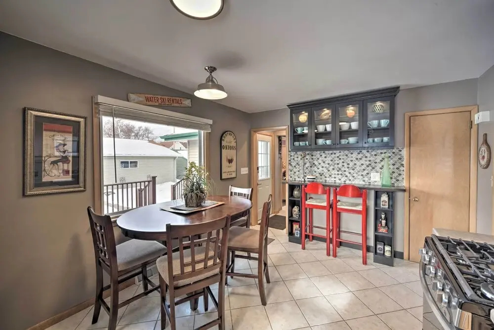 Pet-friendly Retreat ~ 1 Mi to St Louis River!