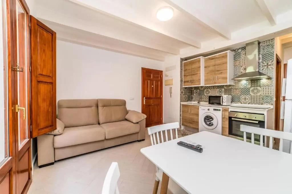 Alojamientos la Vila Mayor 7 by Seaward Suites