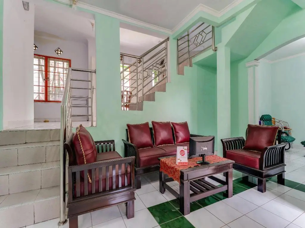 OYO 90014 Green House Cipanas