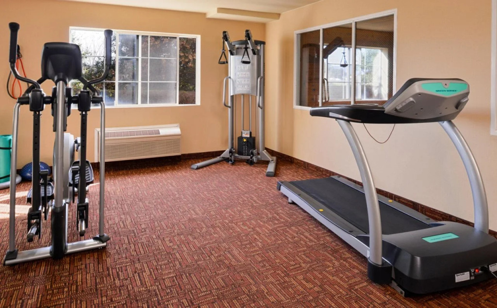 Holiday Inn Express & Suites Watsonville by IHG