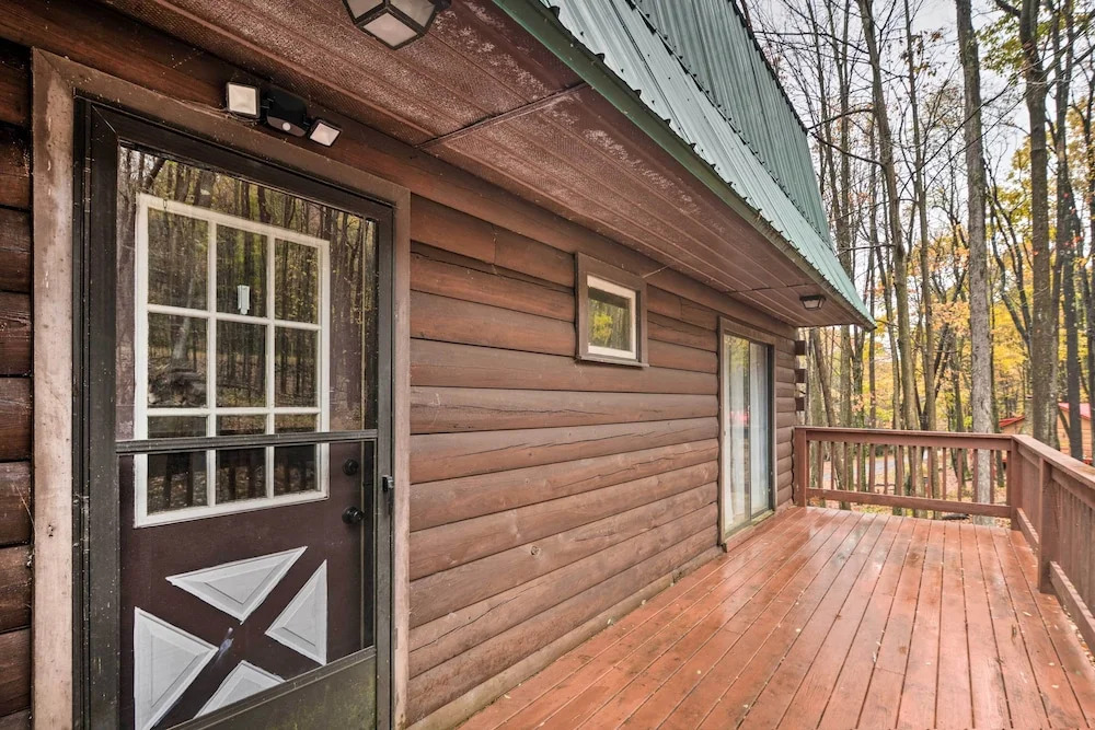 Cozy Alpine Lake Cabin w/ Pool & Lake Access!