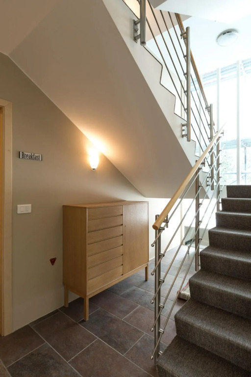 Guesthouse Garun, Skolavellir