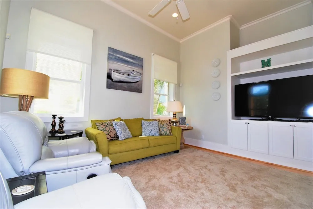 Sea Hawk - Private Beach House With Pool & Hot Tub 4 Bedroom Home by RedAwning