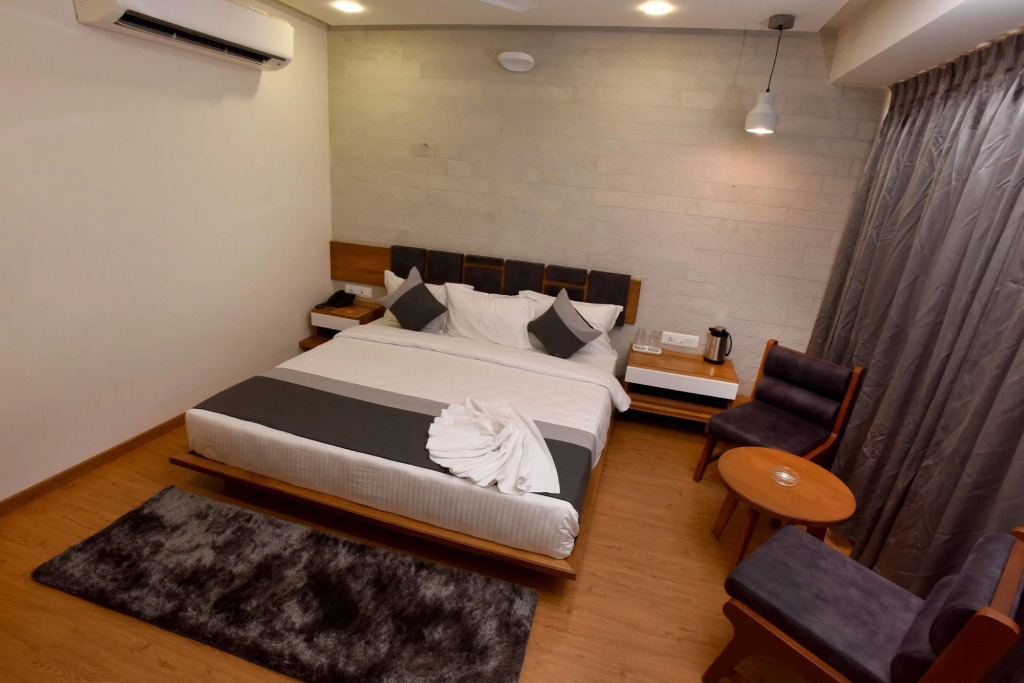 Hotel Grand Elegance