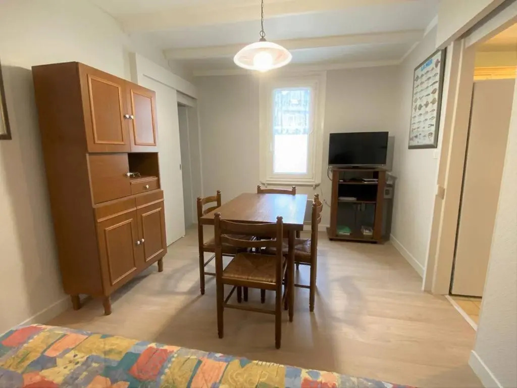 Maison à Perros-Guirec avec WIFI, proche centre-ville et plage, cour fermée, parking privé - FR-1-368-324