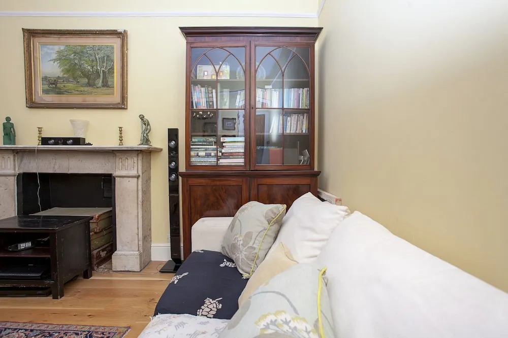 Gorgeous Central One Bed in Earls Court