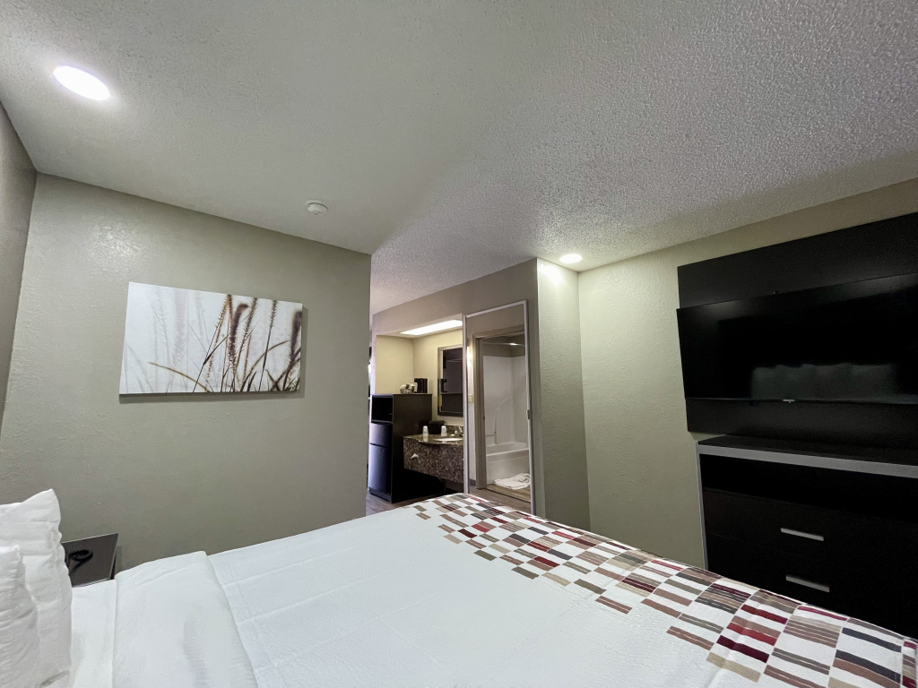 Super 8 by Wyndham Richland MS